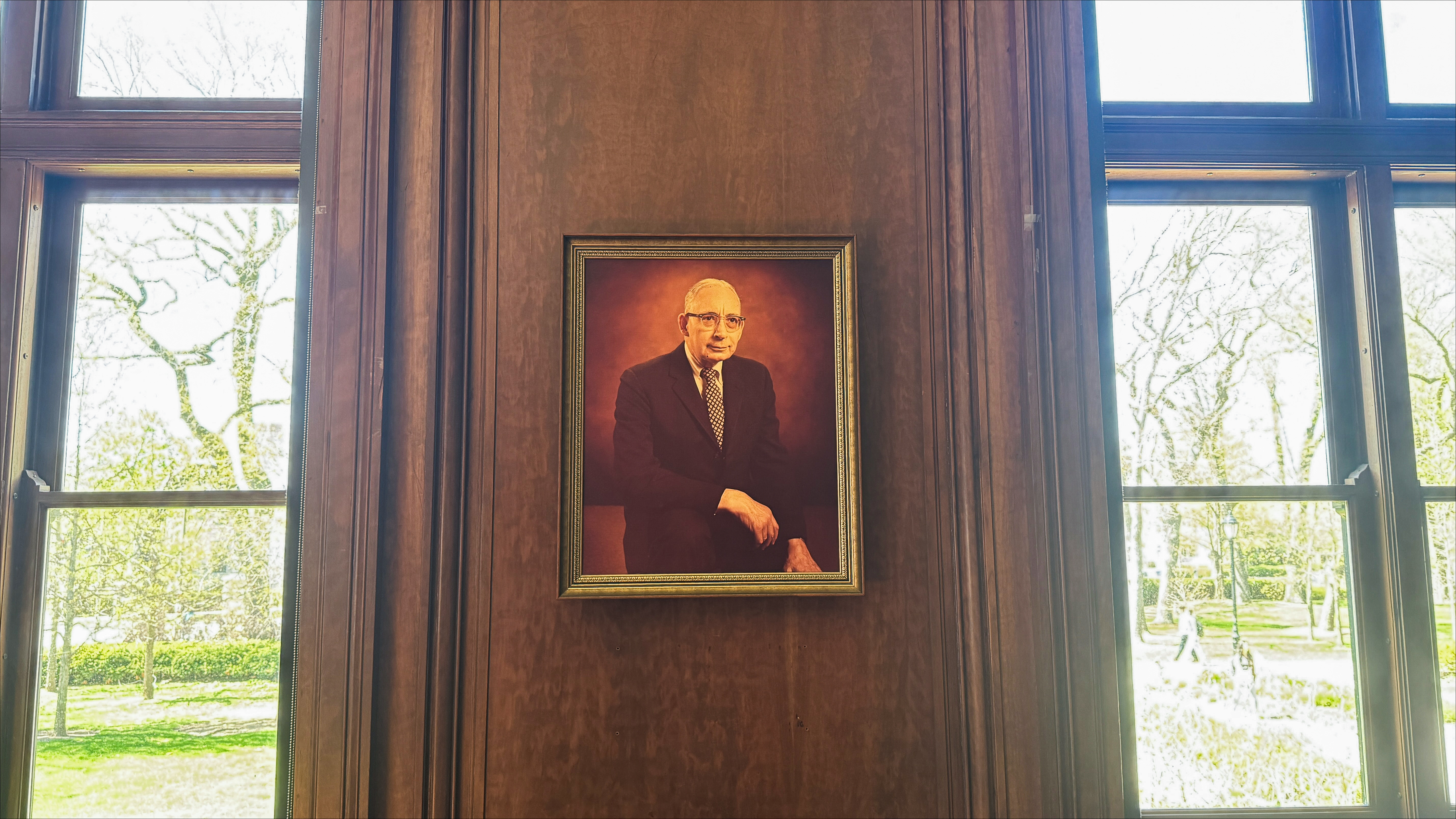 Richard Leopold painting in Harris 108